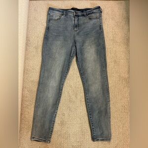 Liverpool High Rise Ankle Jeans Womens‎ 12 Skinny Snagged